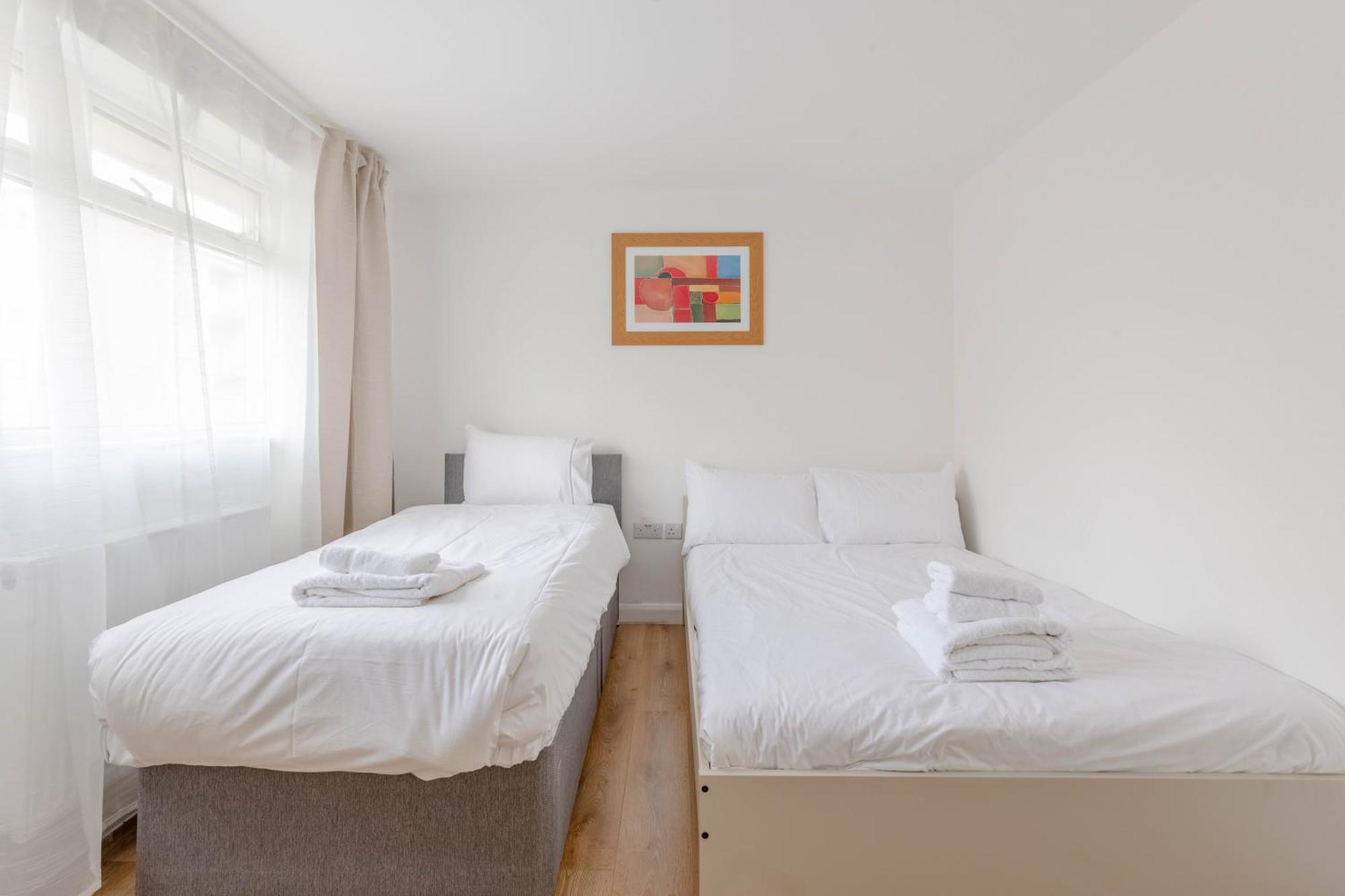 2bd East Sleeps 7! Appartement Londen